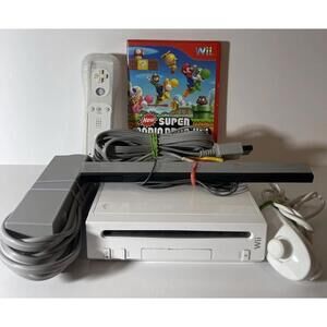Nintendo Wii Console RVL 001 Bundle With Super Mario Bros